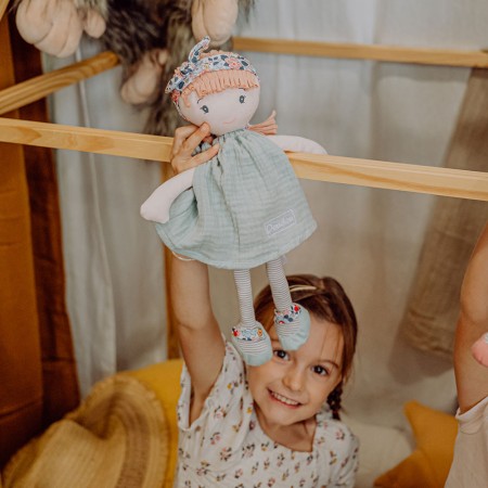 poupee chiffon cheveux roses, robe vert d'eau en gaze de coton, collants rayés vert et blanc et bandeau façon liberty - Jolijou