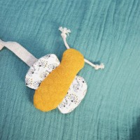 poupee de chiffon en coton bio avec t shirt et chaussons bleus - Jolijou