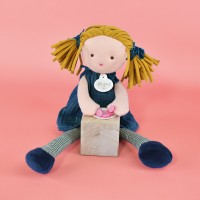poupee avec couettes blondes, robe et chaussons bleu marine - Jolijou