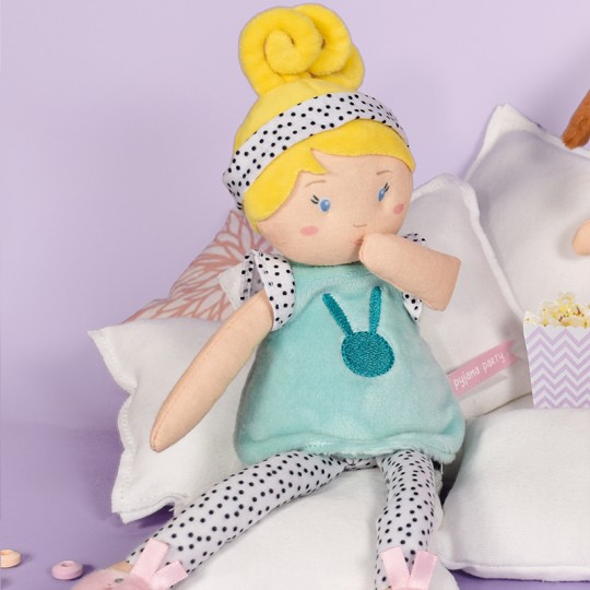 poupee tissu en pyjama et chaussons - Jolijou